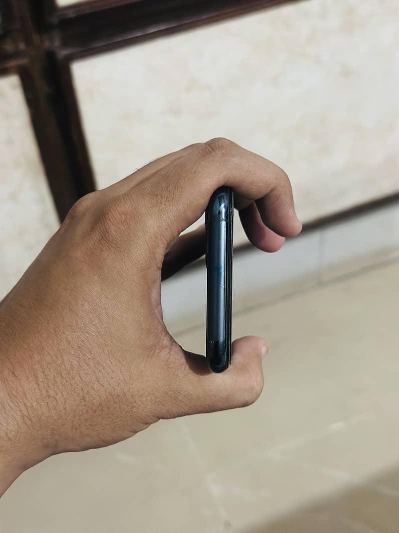 Apple iPhone 11 Pro 1