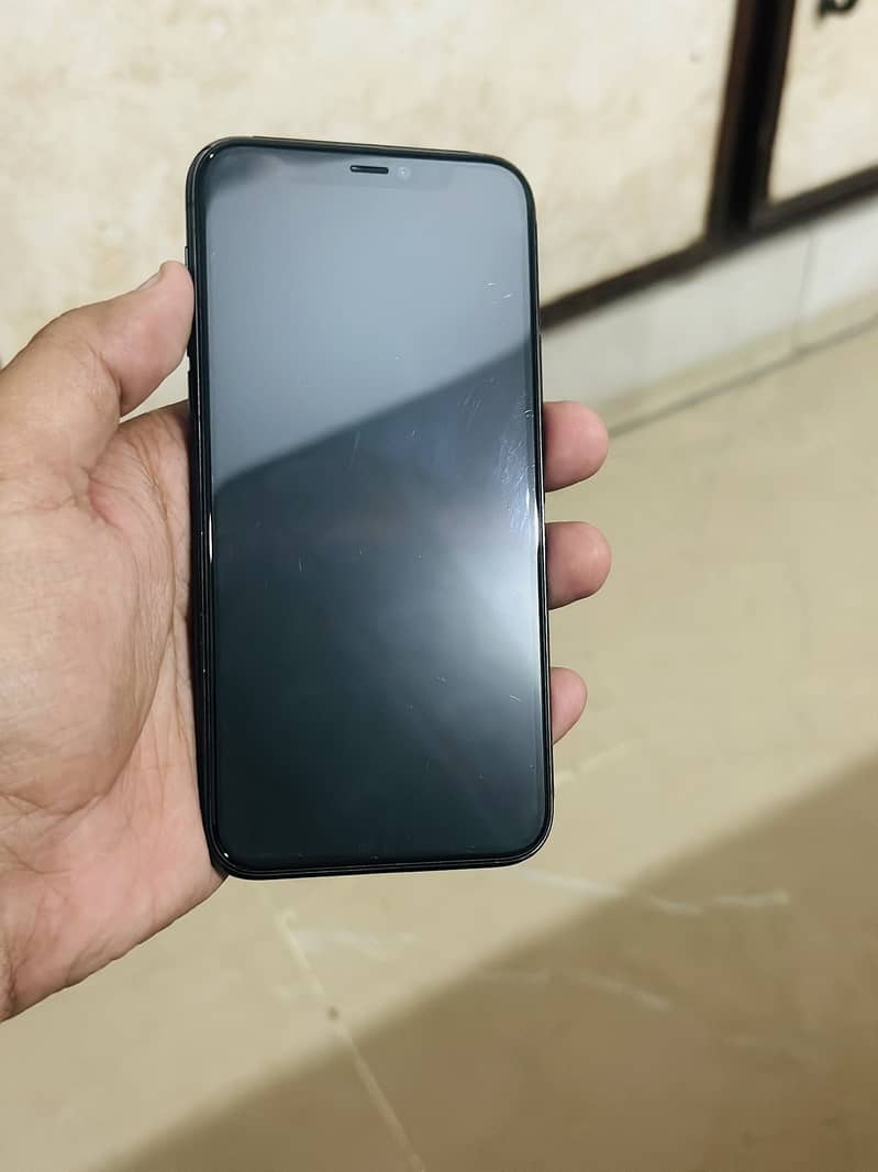 Apple iPhone 11 Pro 2
