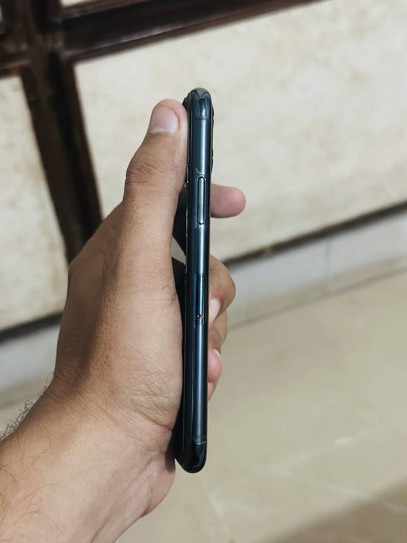 Apple iPhone 11 Pro 3