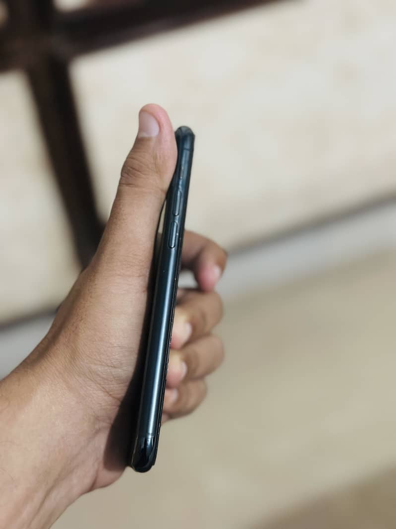 Apple iPhone 11 Pro 6