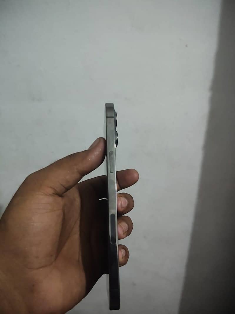 Apple iPhone 12 Pro Max 3