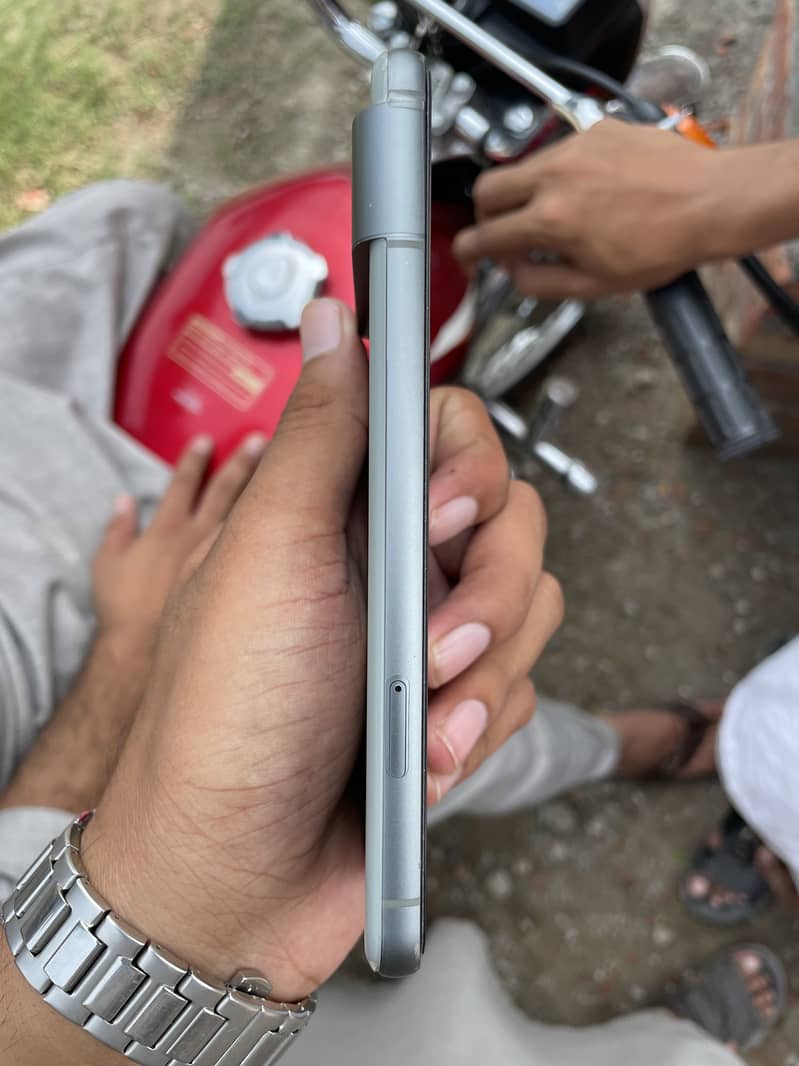 Google Pixel 8 2