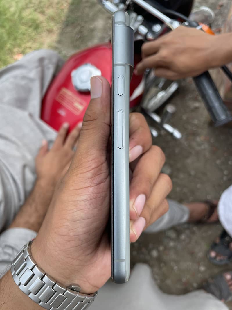 Google Pixel 8 3