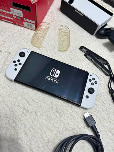 Nintendo Switch OLED White – Offline |  Excellent Condition