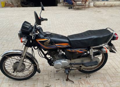 Honda CG 125 - 2018 (Karachi Number) Total Genuine