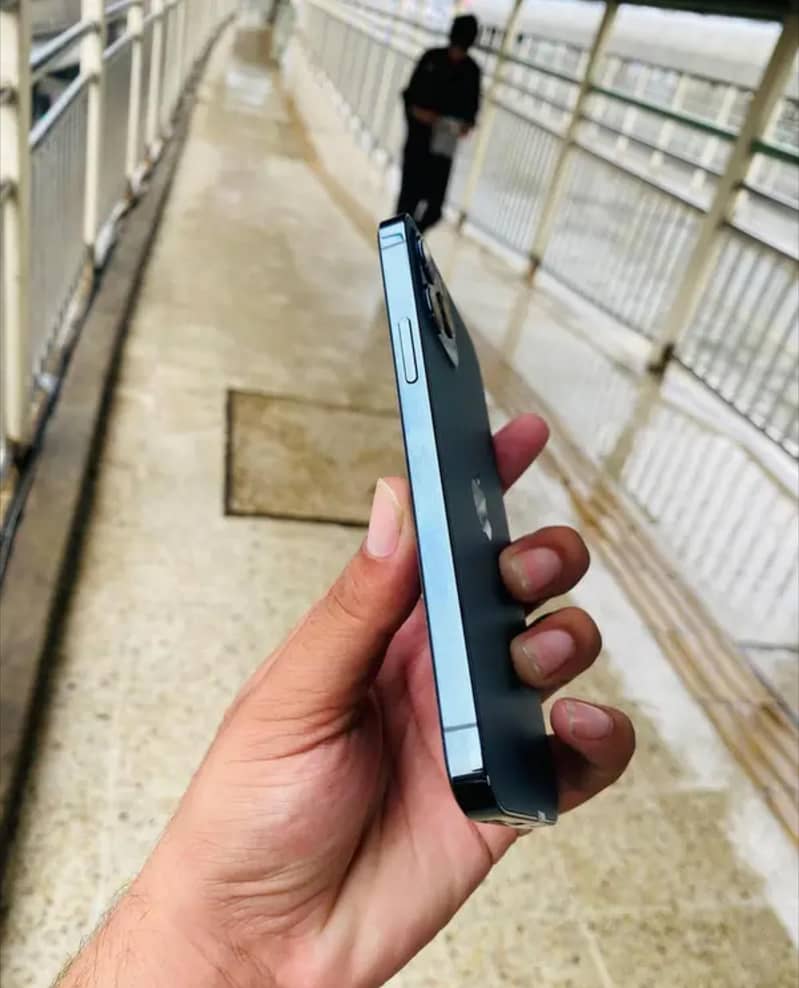 Apple iPhone 12 Pro 1