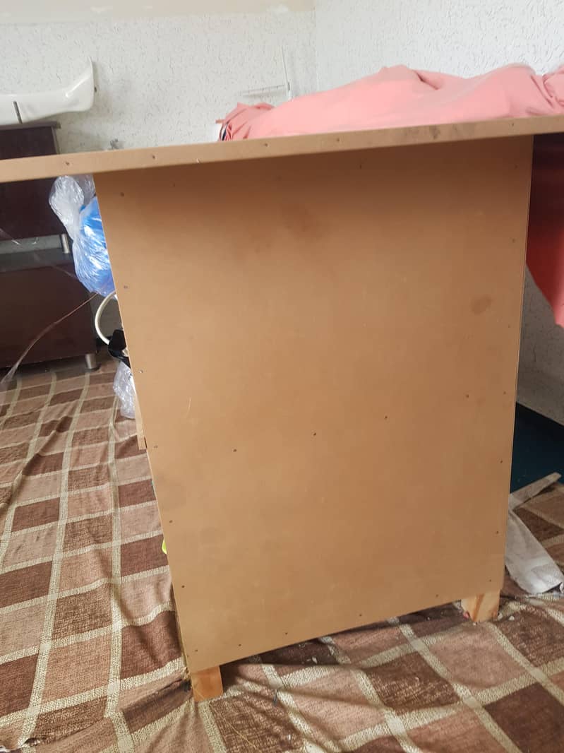 Cutting and press table semi solid 2