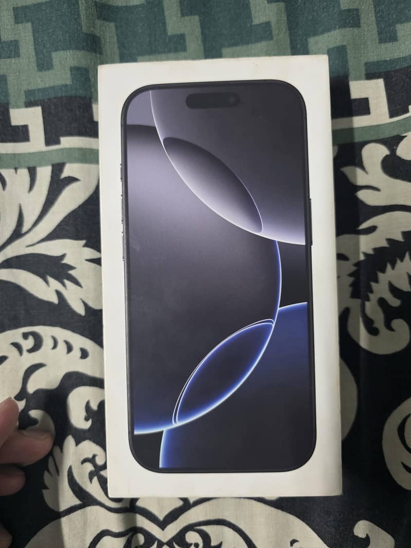 Apple iPhone 16 Pro 4