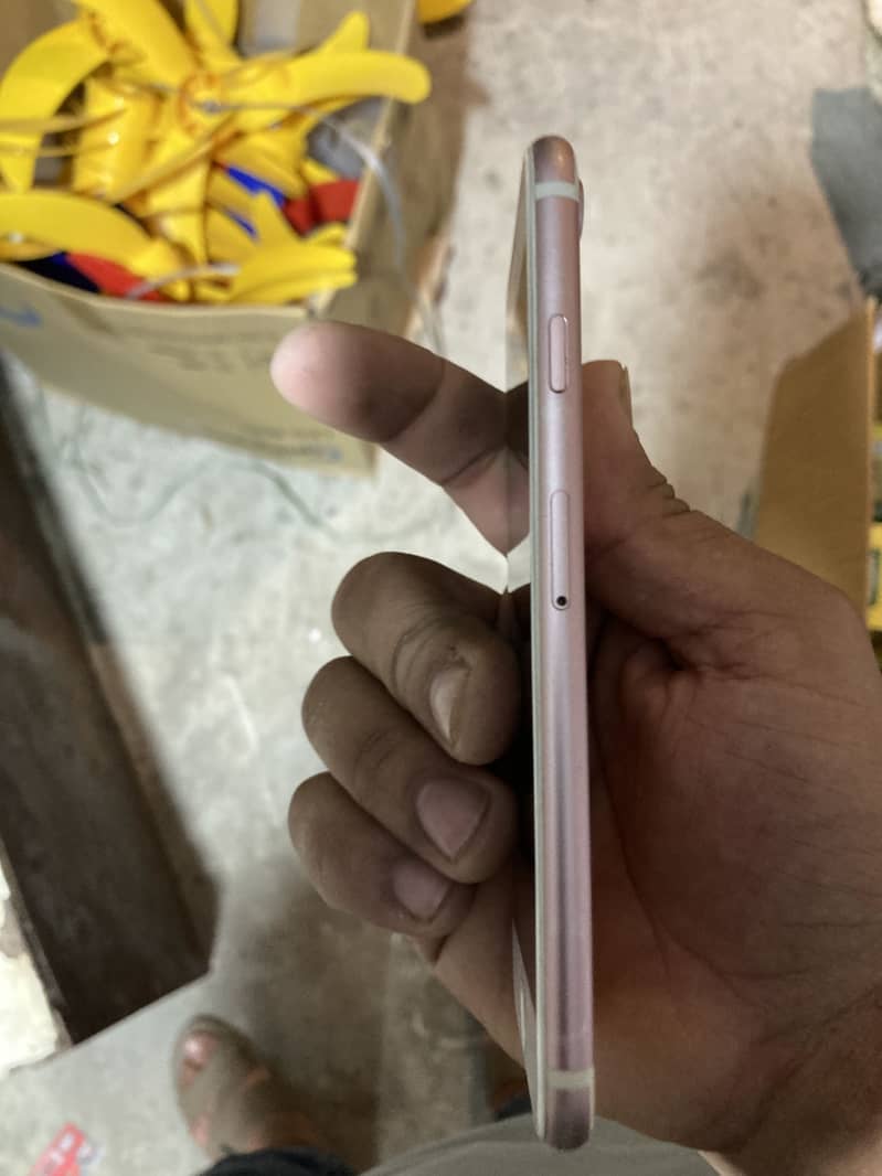 Apple iPhone 7 1