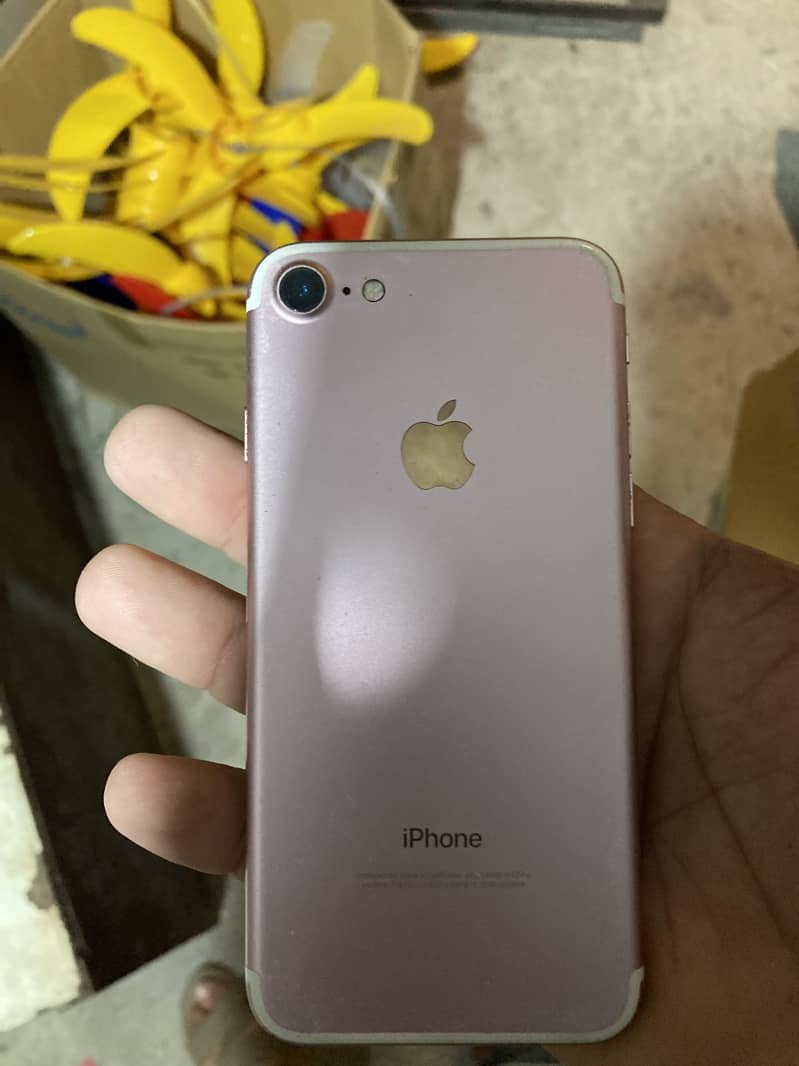 Apple iPhone 7 4