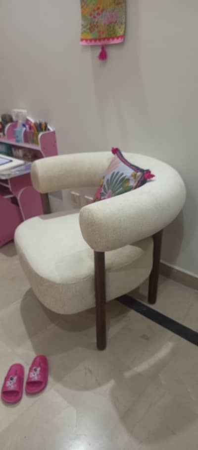 Accent Cozy Chair
