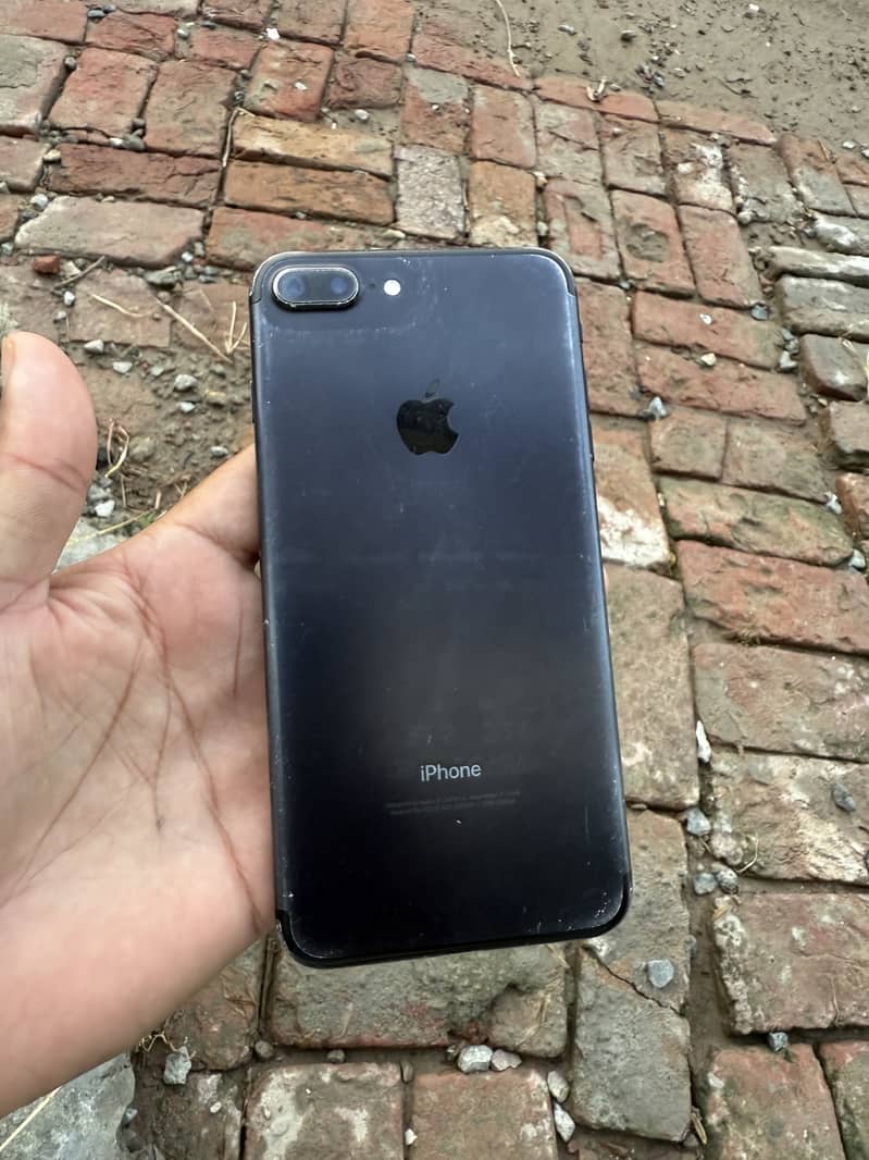 Apple iPhone 7 Plus 1
