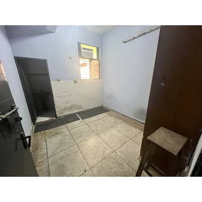 ROOM WITH AC & ATTACH BATH AVAILABLE FOR RENT IN FAISAL TOWN FOR BOYS