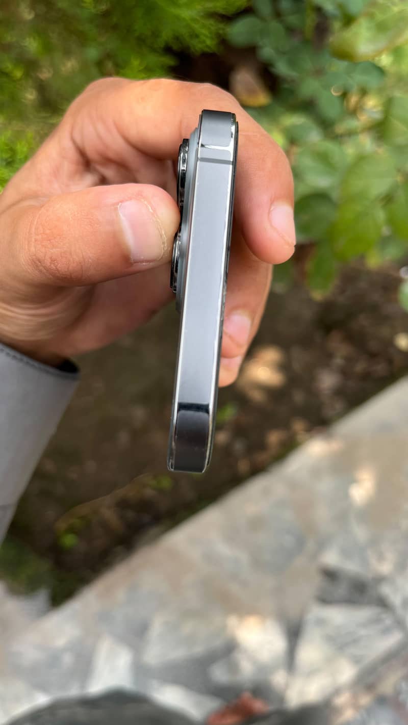 Apple iPhone 13 Pro Max 4