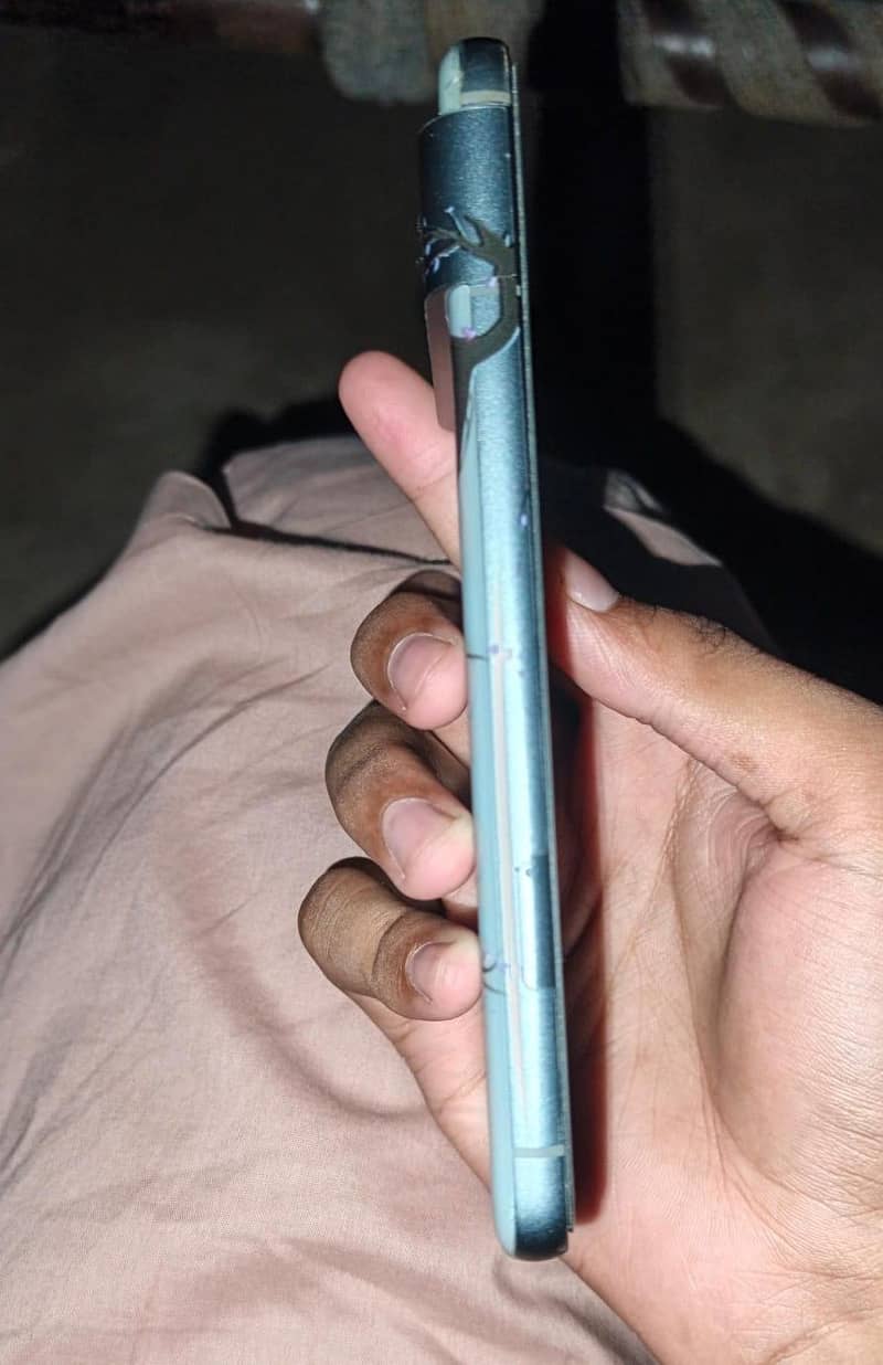 Google Pixel 8 4