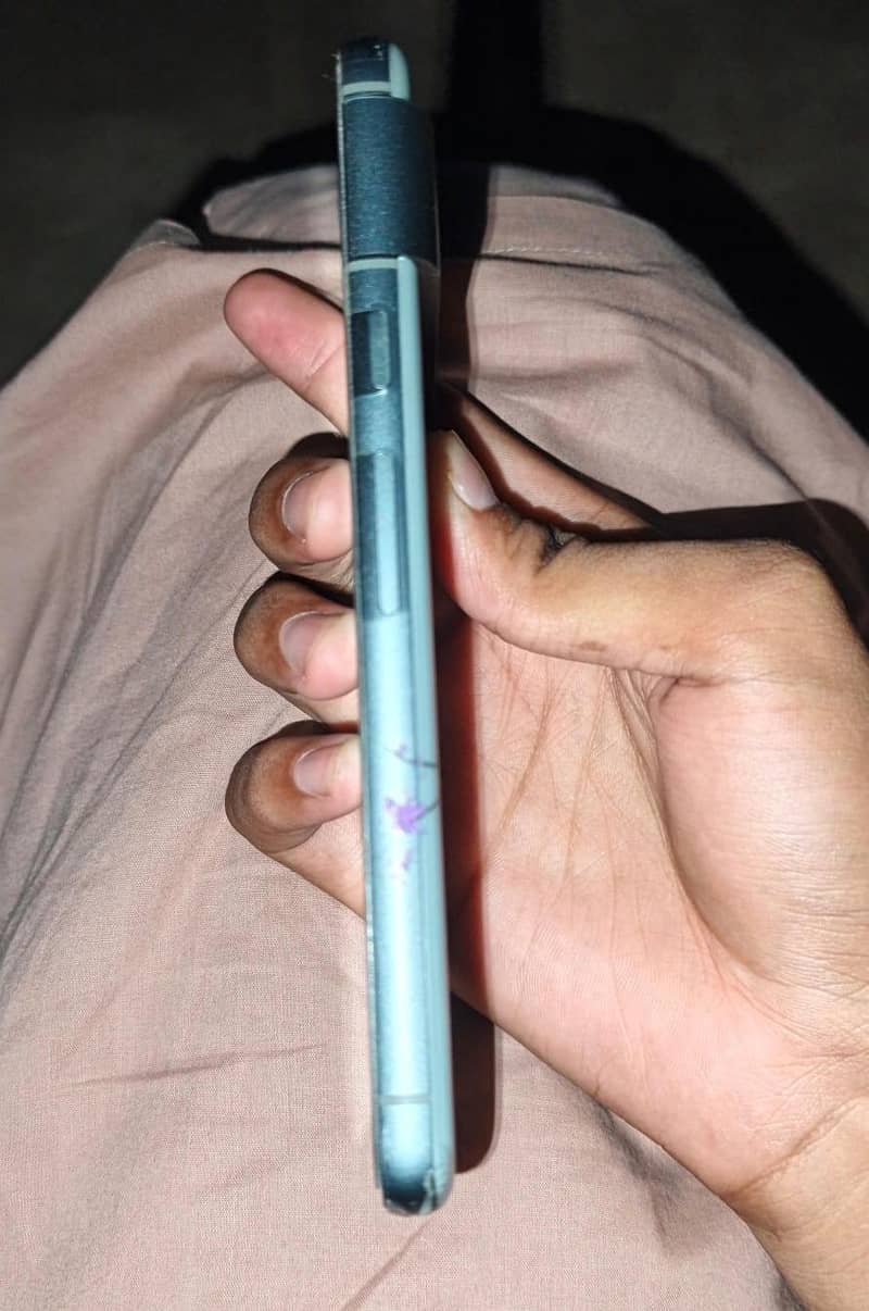 Google Pixel 8 5