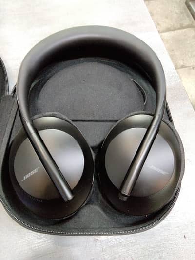 Bose Noise Cancelling Headphones 700