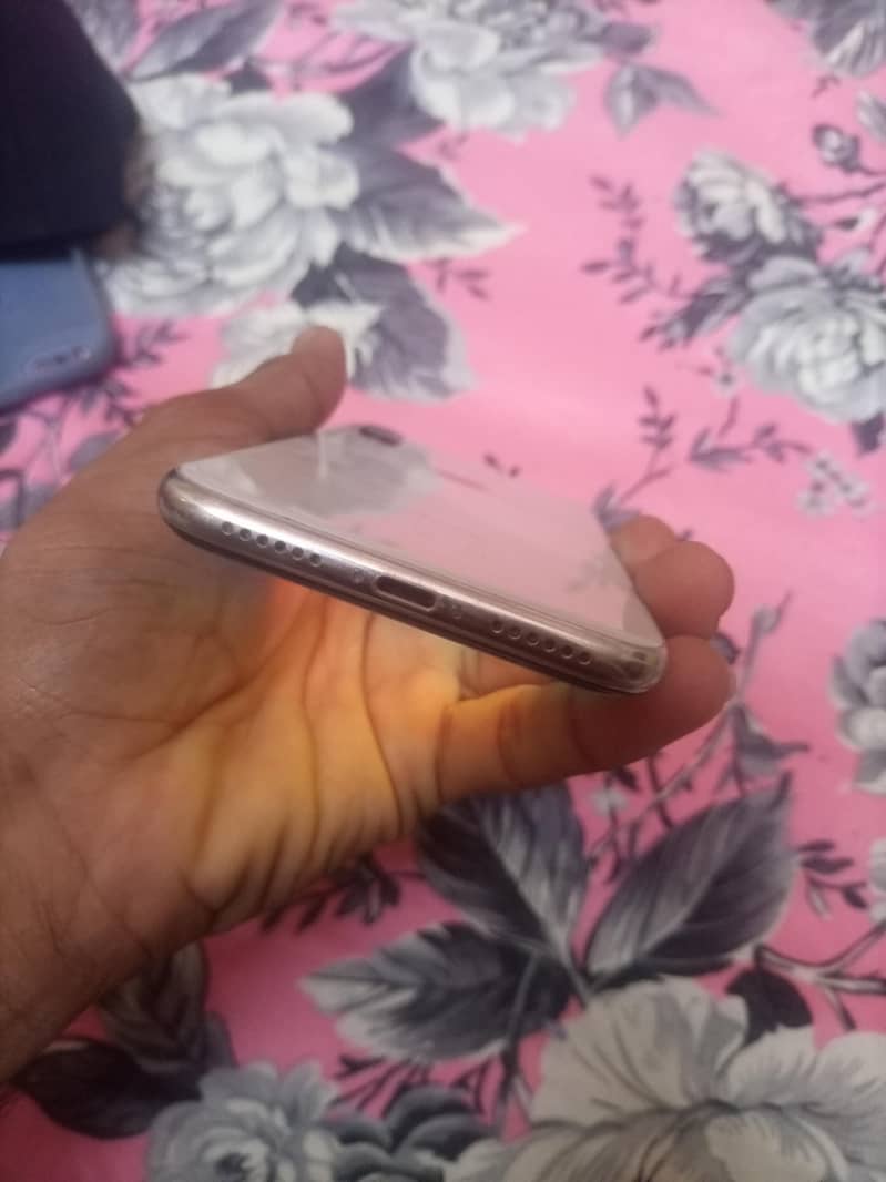 Apple iPhone X 3