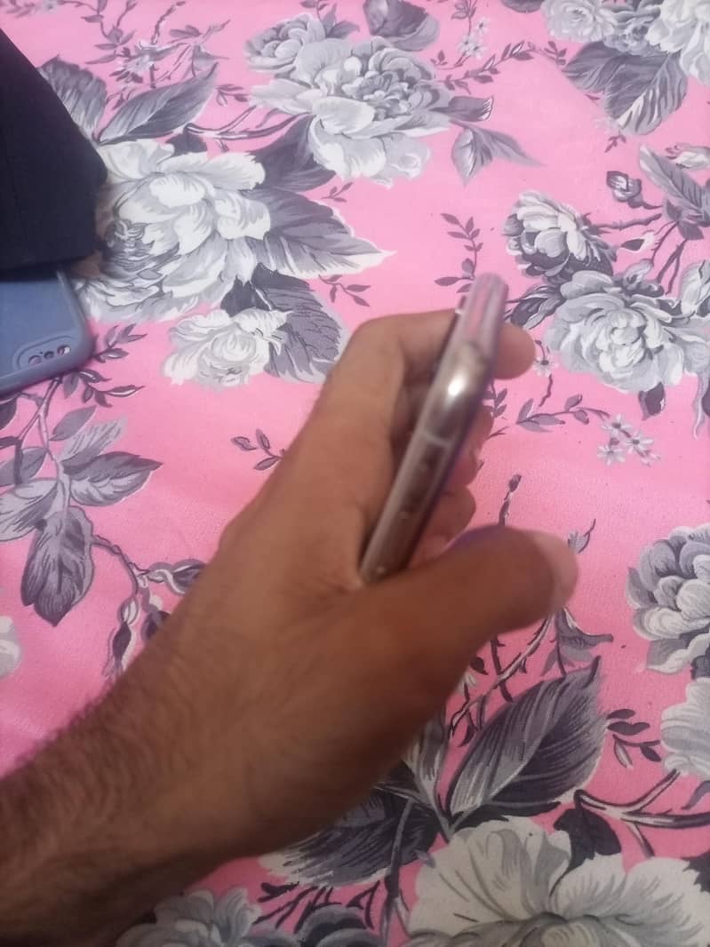 Apple iPhone X 5