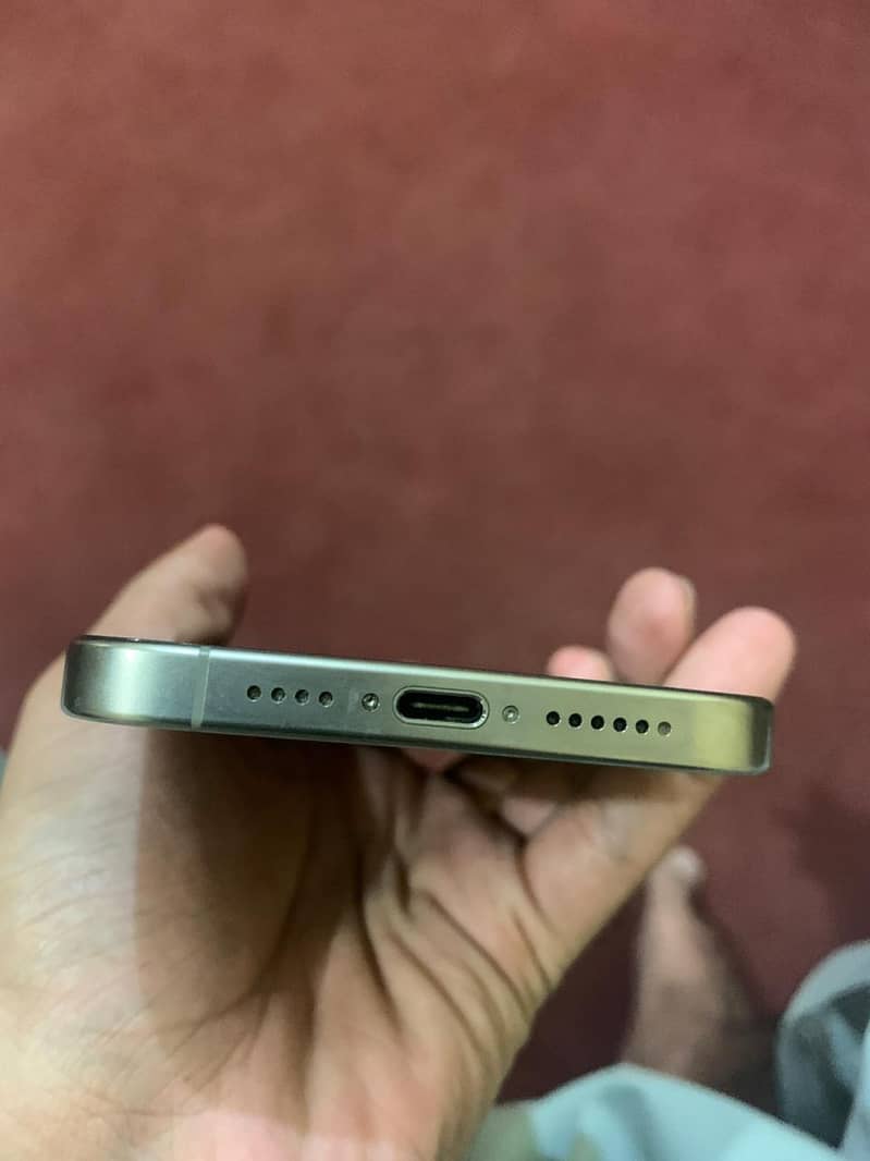 iPhone 15 Pro Max 3