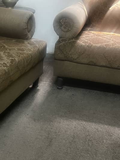 Used but in v good condition no damage no broken