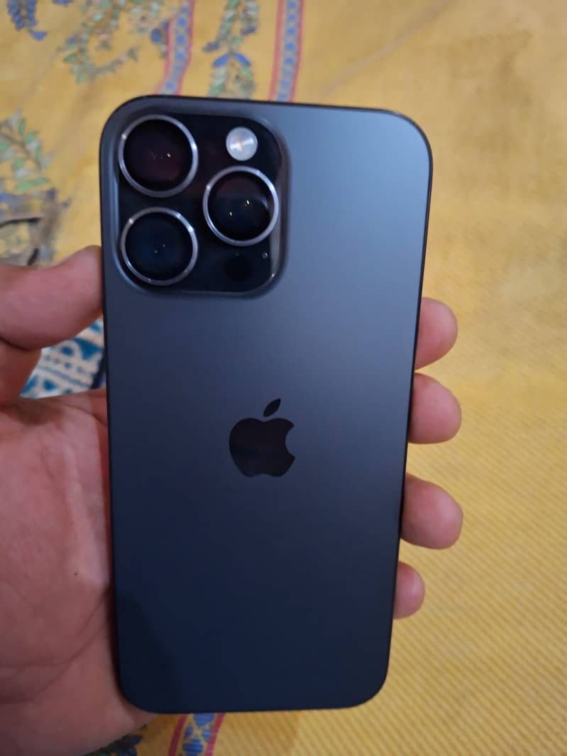Apple iPhone 16 Pro Max 3