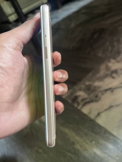 OPPO A57