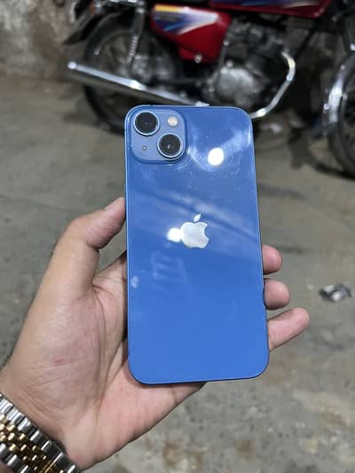 Apple iPhone 13