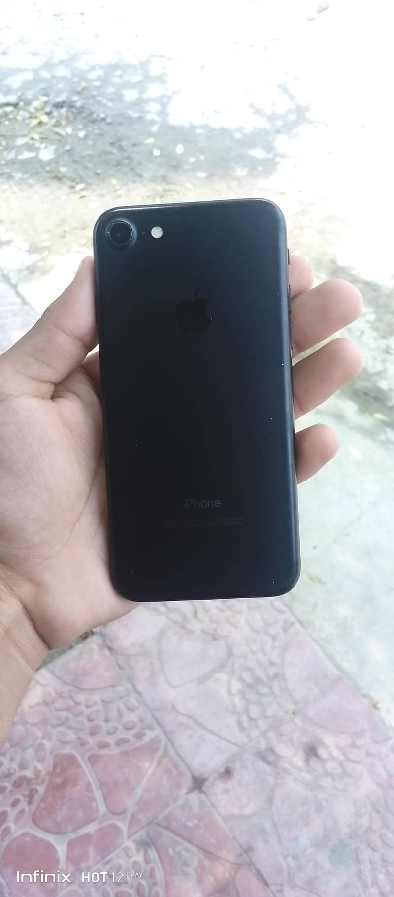 Apple iPhone 7 1
