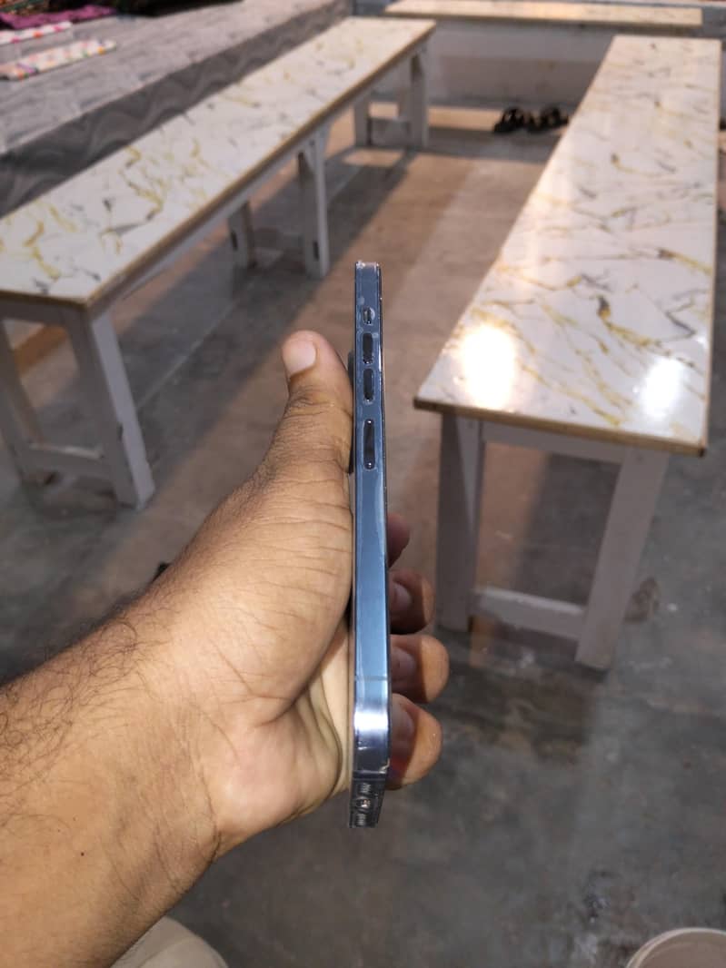 Apple iPhone 13 Pro Max 2