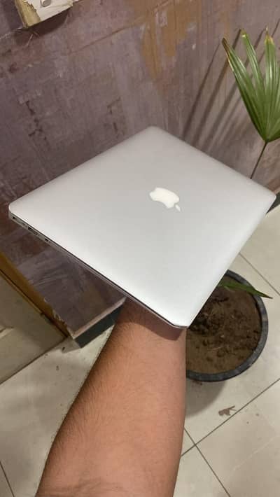Apple Macbook Air