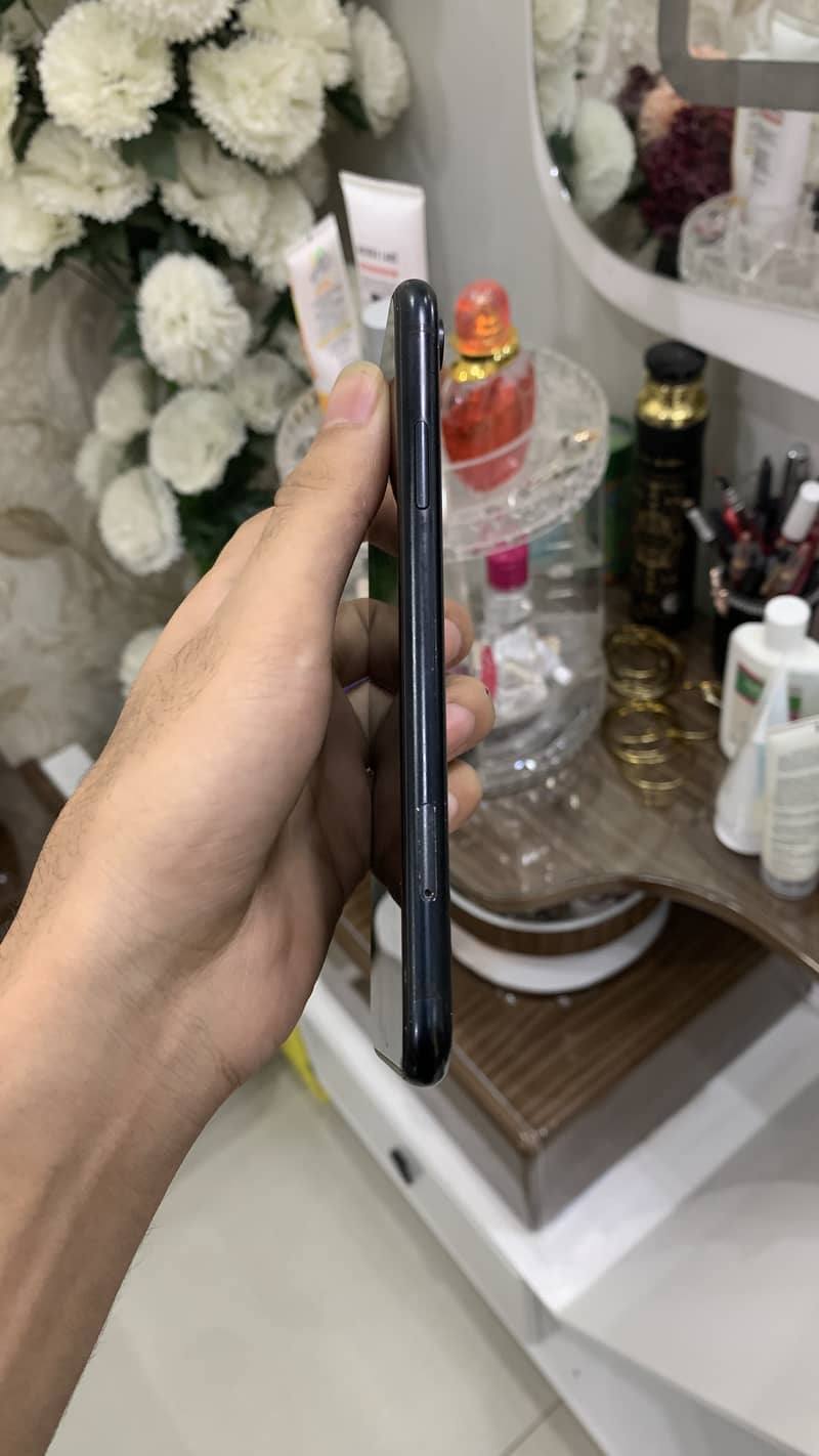 Apple iPhone XR 3