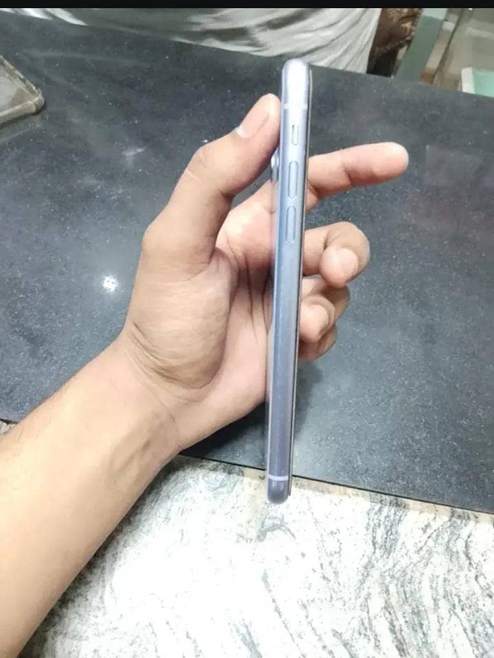 Apple iPhone 11 1