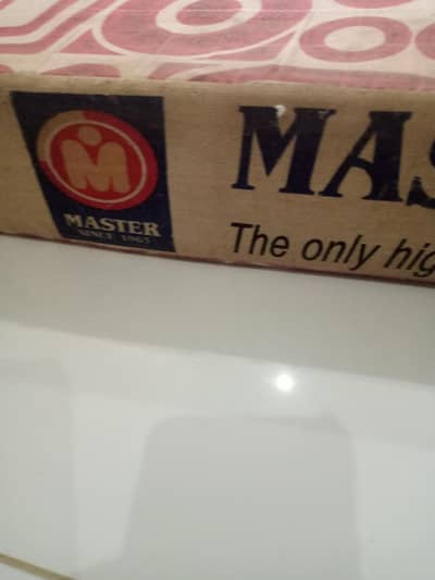master molty form single king size bed matress in good condition