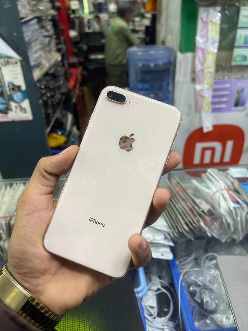 Apple iPhone 8 Plus 0