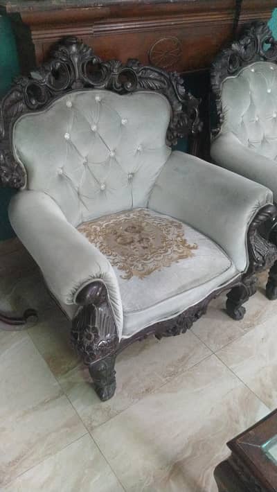 urgent sale sofa set