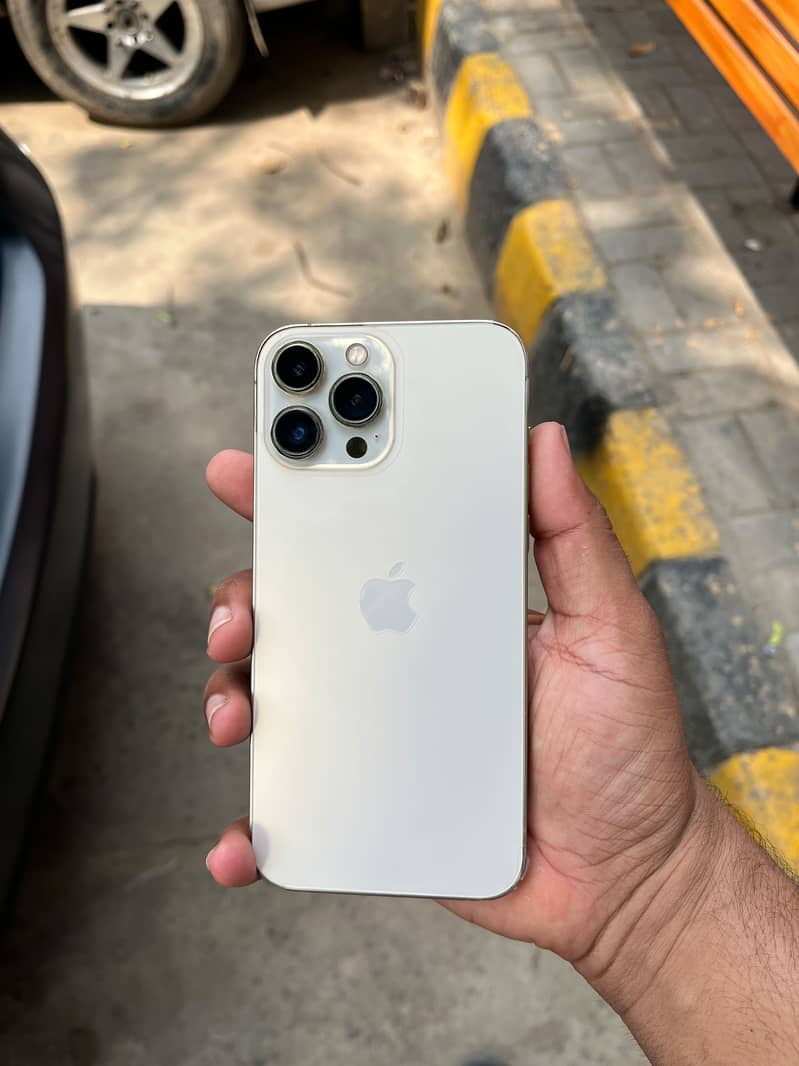 IPHONE 13 PRO MAX 1