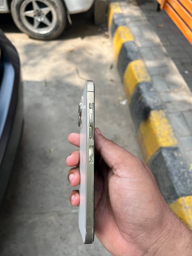 IPHONE 13 PRO MAX 7