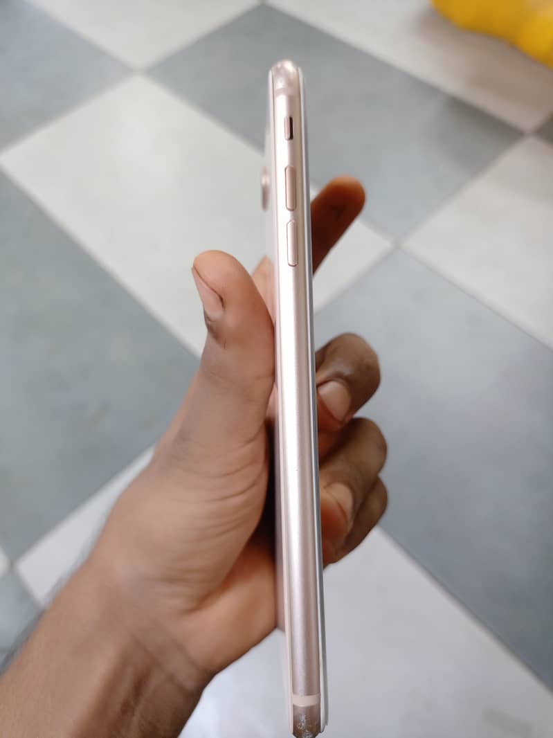 Apple iPhone 8 Plus 2