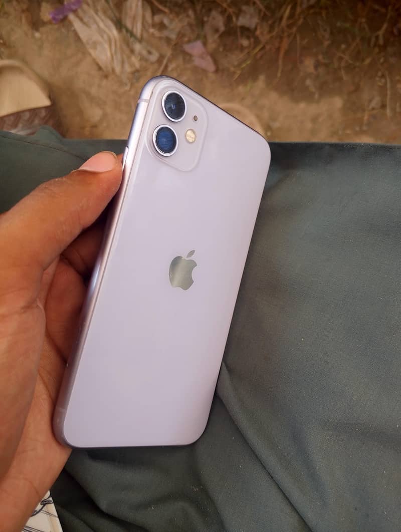 Apple iPhone 11 3