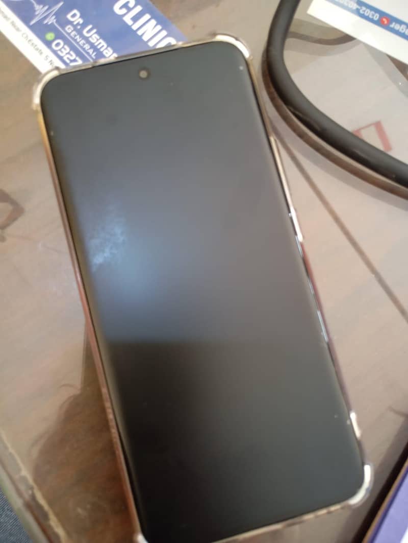 Tecno spark 40 pro plus 4