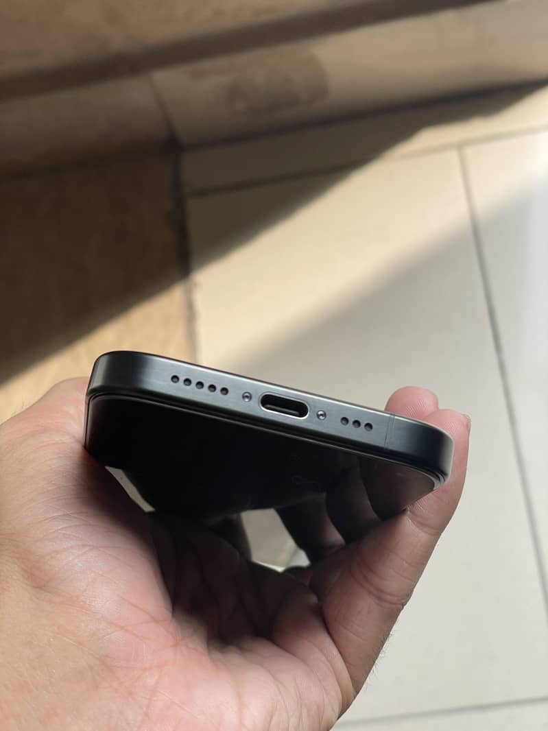 Apple iPhone 15 Pro 1