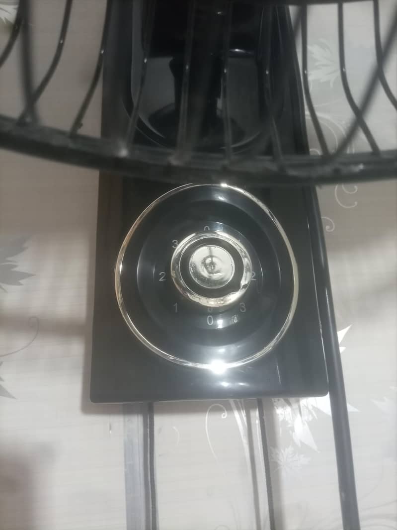 bracket fan 2
