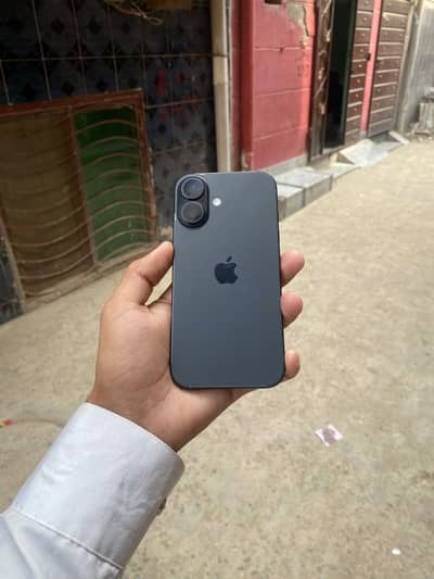 Apple iPhone 16
