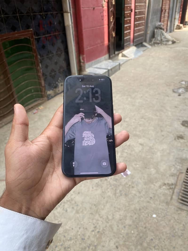 Apple iPhone 16 2