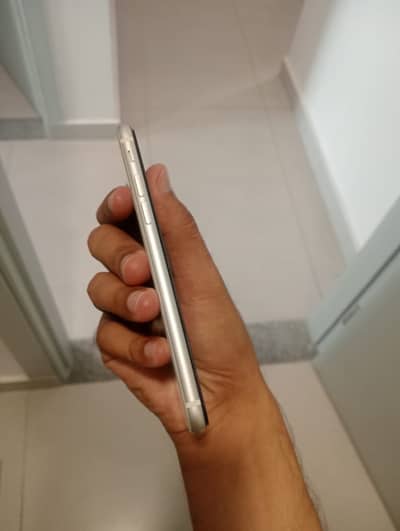 Apple iPhone SE