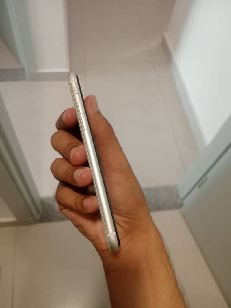 Apple iPhone SE 0