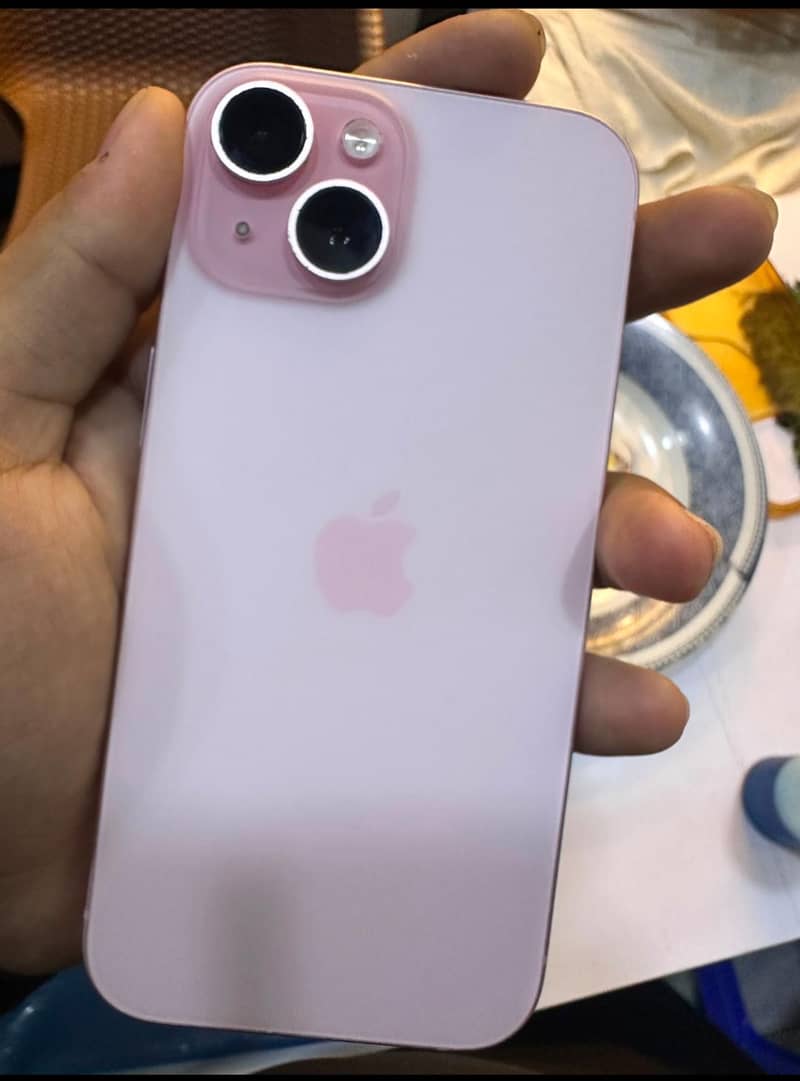 Apple iPhone 15 3