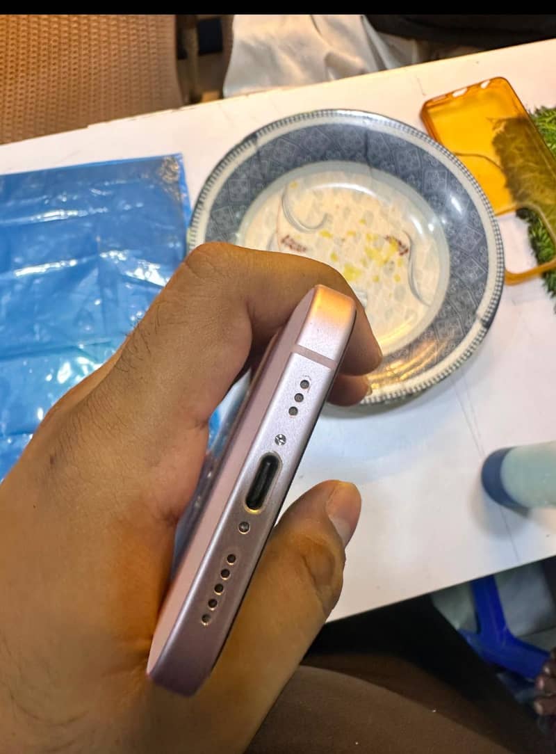 Apple iPhone 15 5
