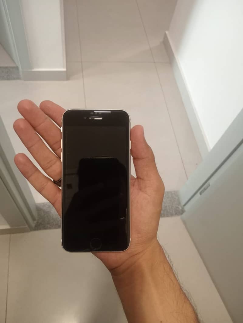 Apple iPhone SE 3